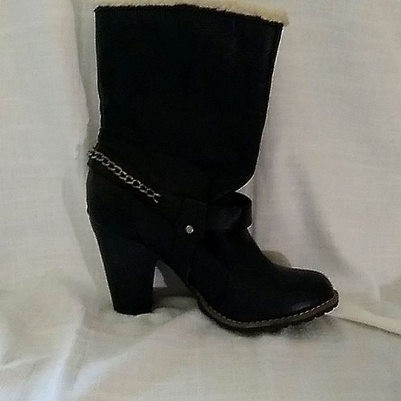 Candies size 10 heel faux leather lambswool on top short boots - Picture 2 of 8